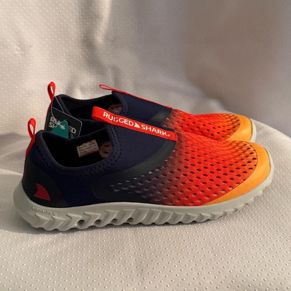 Rugged Shark Boys Size 5 Shoes Orange and Navy Water Aquaflo Technology New